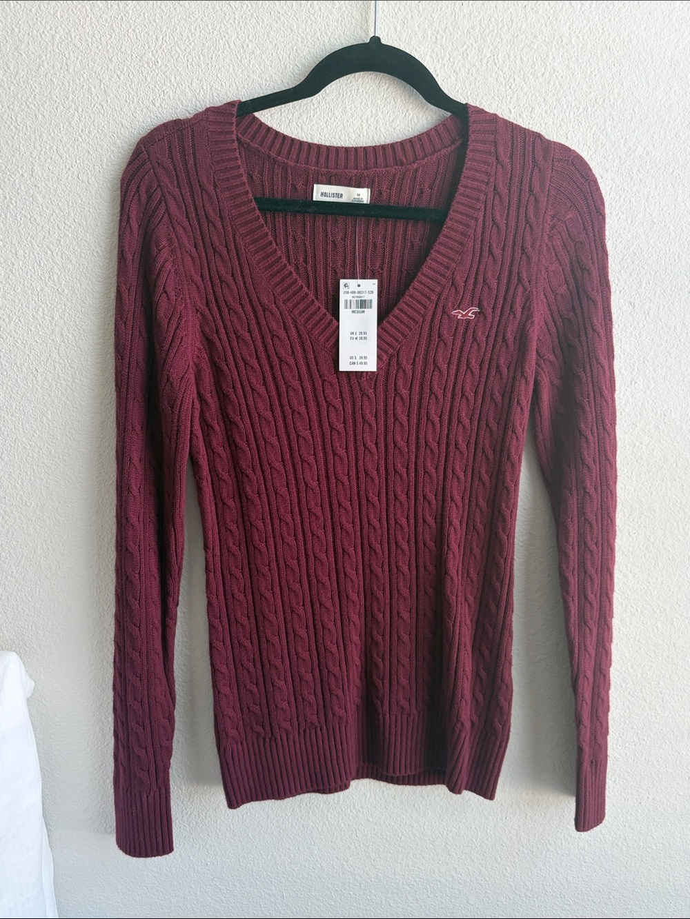 NWT Hollister Women's Cable V-Neck Sweater - Wine